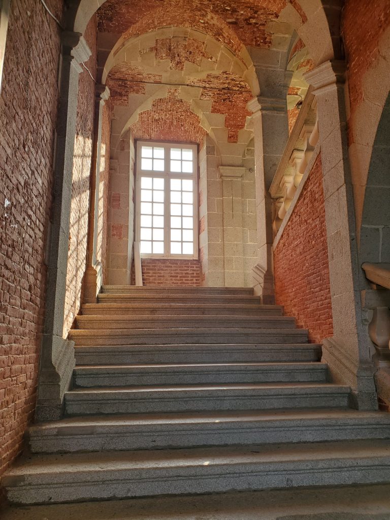 Escalier du Château de Vassy